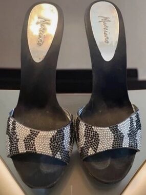 GUESS by Marciano
PMBETINA Silver Snake Rhinestone Mule Platform Heels 7.5M